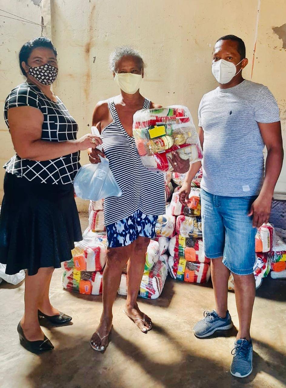 Vereadora, Professora Carmem Barros solicita junto ao Governo, e noventa famílias em situação de vulnerabilidade social de Leverger receberão cestas básicas