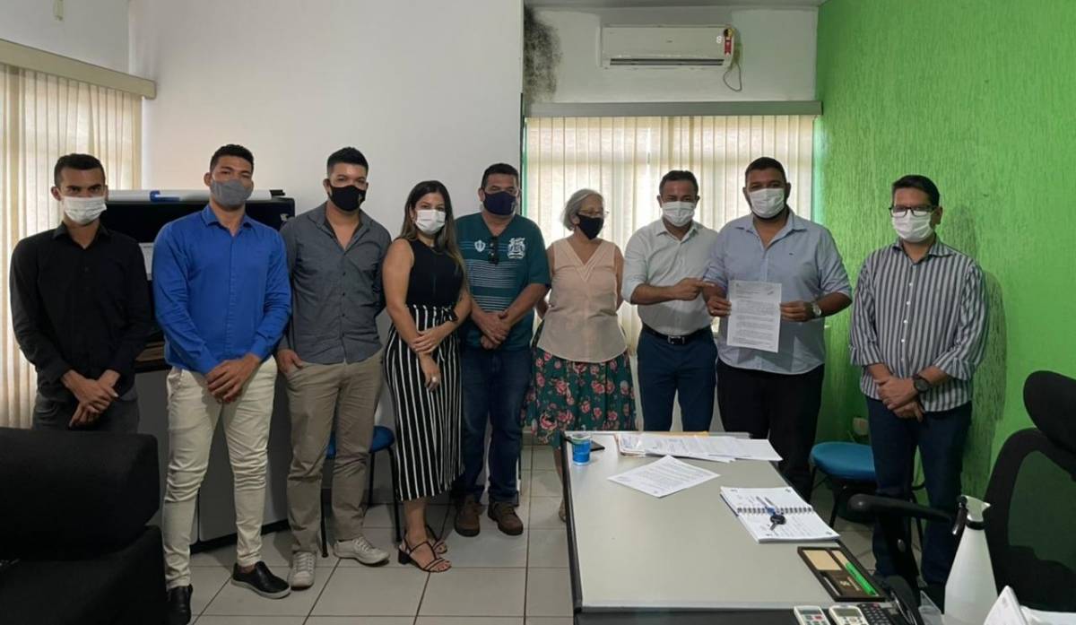 Prefeito Rogerinho consegue frigorífico de peixes que vai gerar 160 vagas de emprego para Jangada