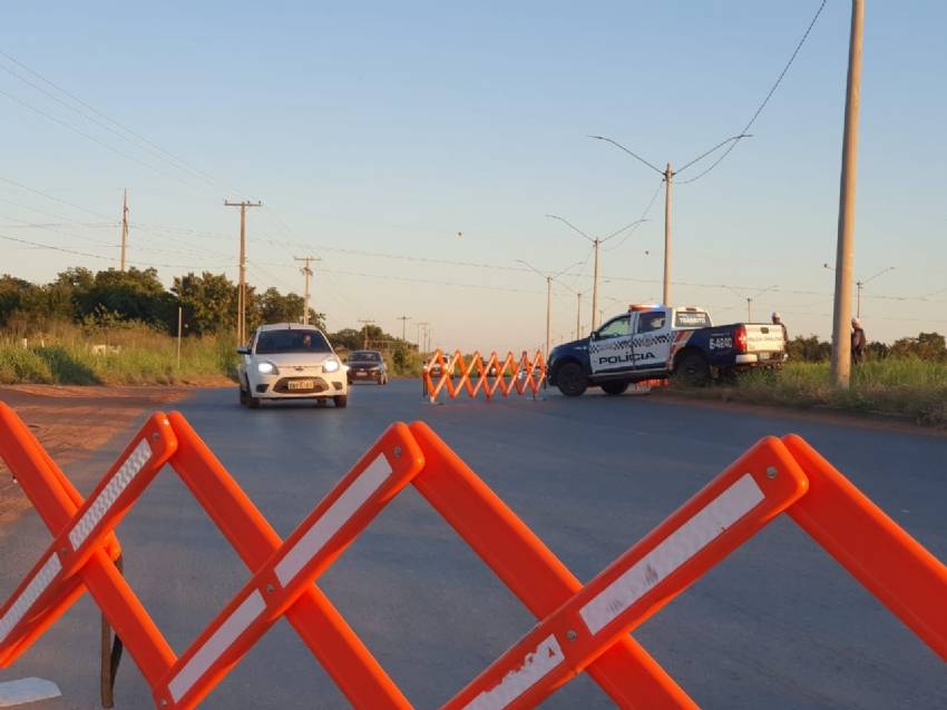 Blitz da Lei Seca prende sete motoristas e recolhe 16 veículos na rodovia Palmiro Paes de Barros