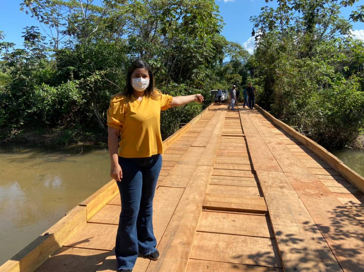 Prefeita e presidente da Câmara vistoriam obras de reconstrução de ponte sobre o Rio Cuiabá Mirim 