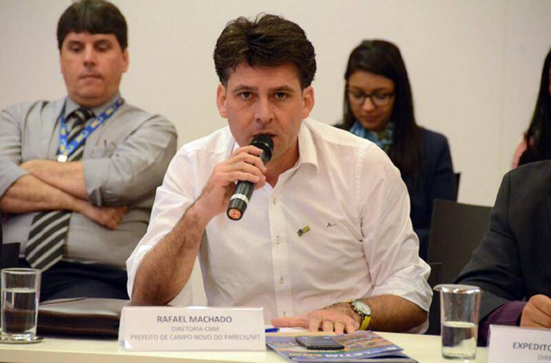 Justiça cassa prefeito e vice por usarem máquina pública para promoção eleitoral