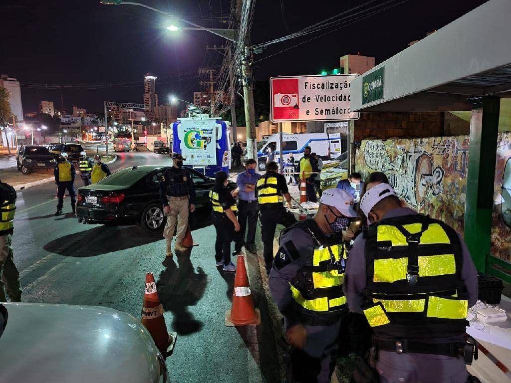 Quatro pessoas são presas por embriaguez ao volante
