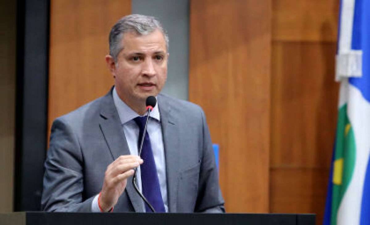 Faissal solicita computadores para escola estadual em Santo Antônio de Leverger