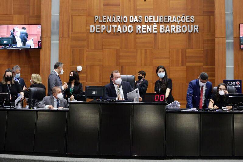 Assembleia aprova PEC que regulariza vínculo de servidores da Empaer