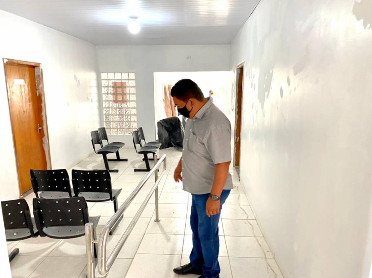 Rominho vai a Mimoso, e faz vistoria em obras de reforma do PSF  
