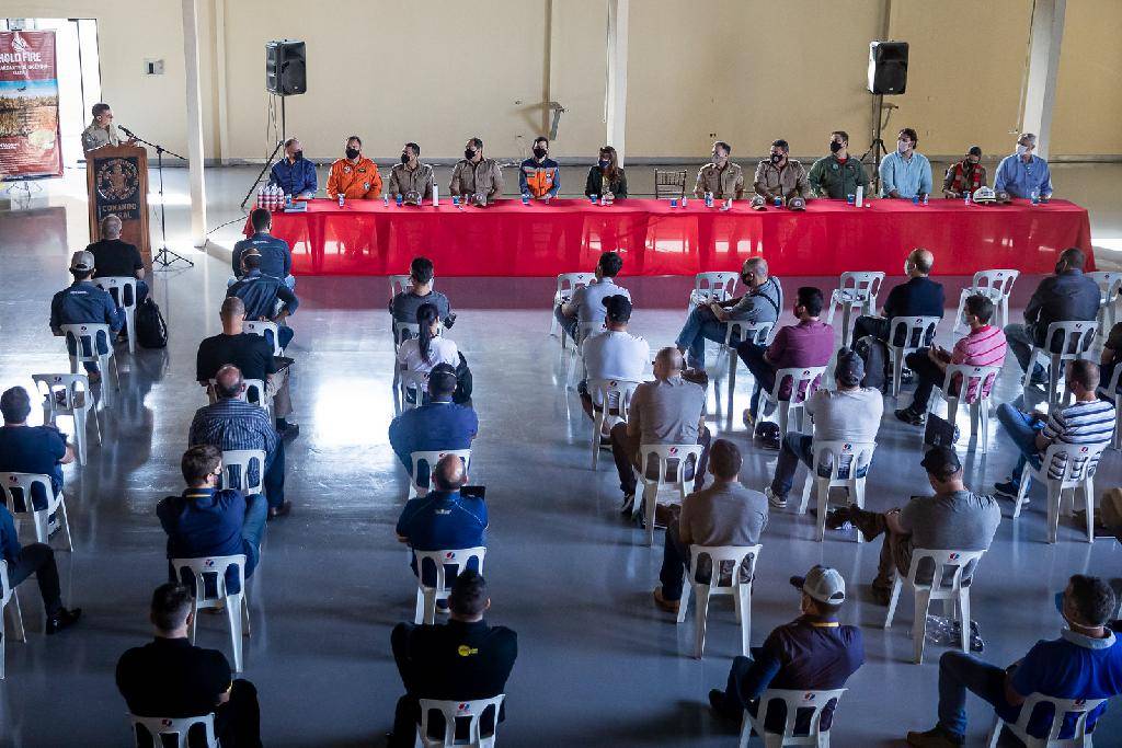 Pilotos agrícolas são treinados para auxiliar no combate aos incêndios no Pantanal