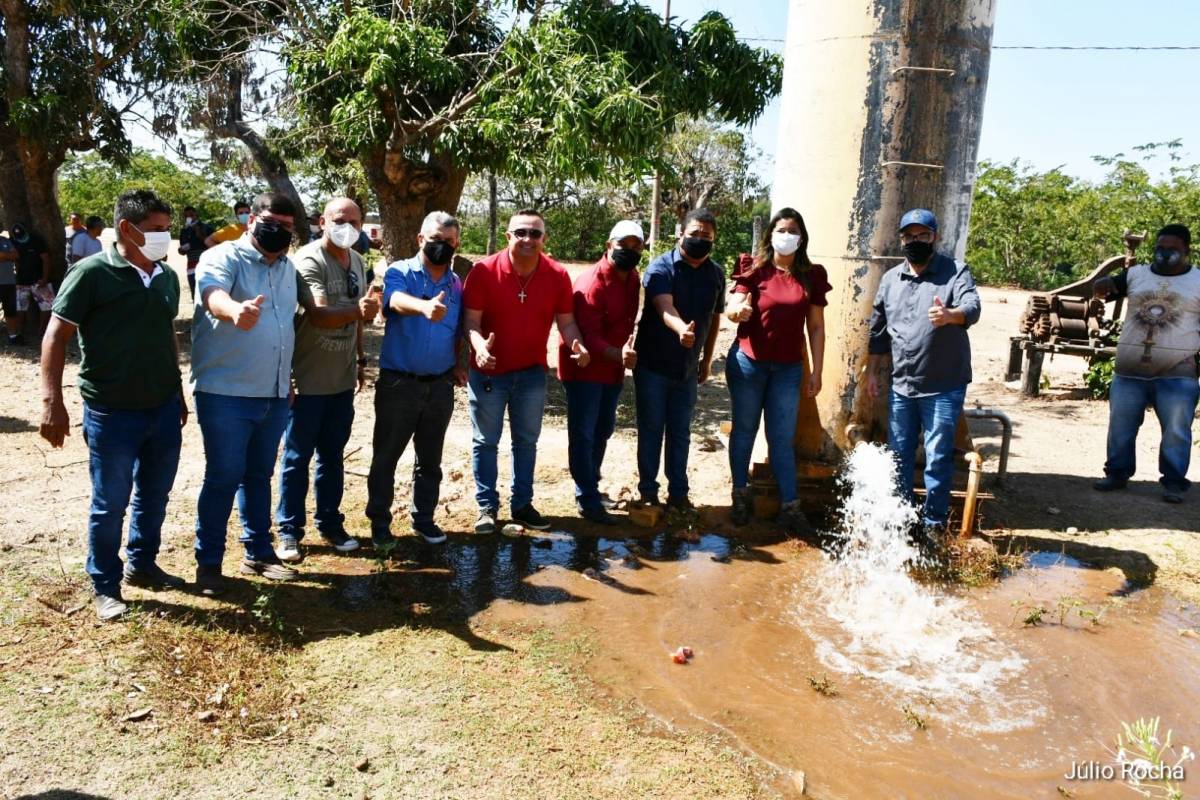 Prefeita entrega obras e benfeitorias realizadas em comunidades ribeirinhas, por indicação do vereador Duda Belmiro 