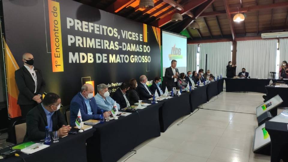 Interesse de fazer Mato Grosso melhor vai nos manter unidos até o final do mandato, afirma Mauro em encontro do MDB