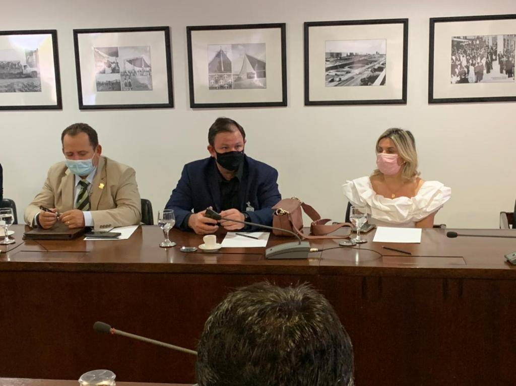 Prefeita Marilza busca em Brasília recursos para eliminar os lixões em Nova Brasilândia