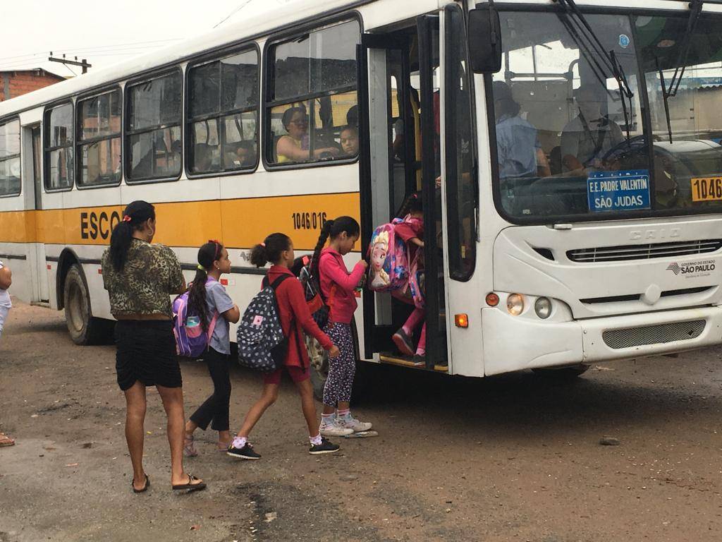 TCE aponta irregularidades no transporte escolar de todos municípios, entre elas, contratação de homicida e estuprador