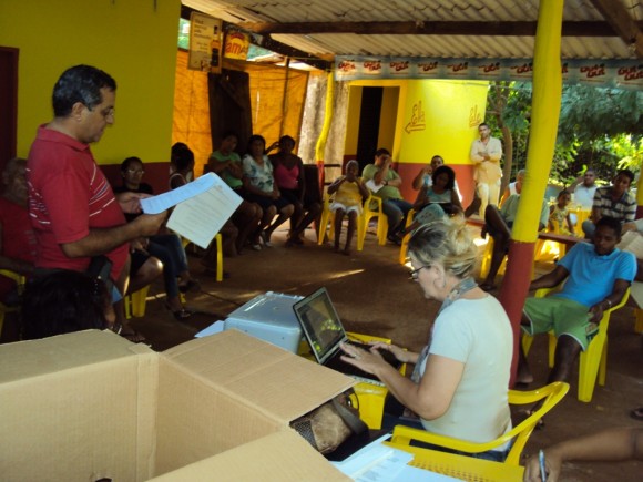 MORADORES DA BOCAINA SE MOBILIZAM CONTRA CAMINHÕES