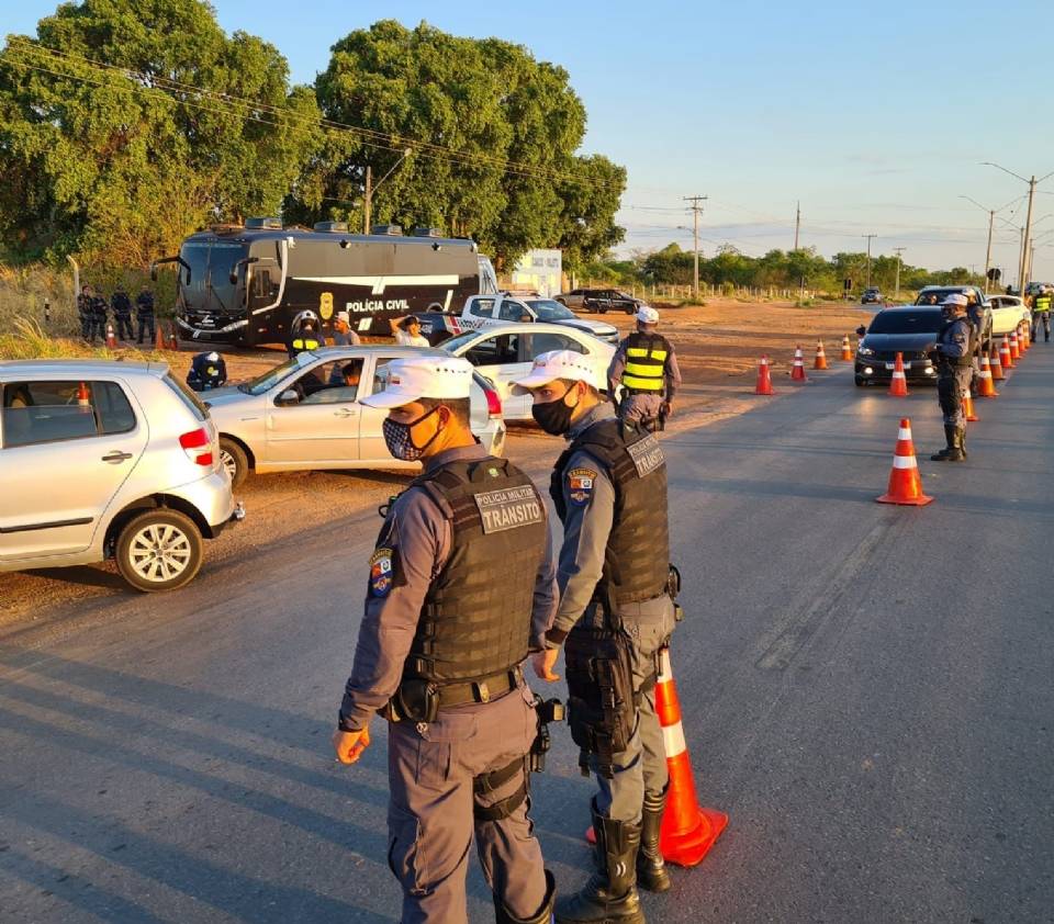 Blitz da Lei Seca prende quatro motoristas por embriaguez ao volante e apreende 47 veículos