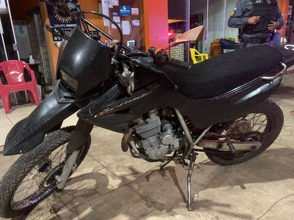 Homem furta moto no centro de Barão, é preso pela PM durante fuga pela rodovia MT-040