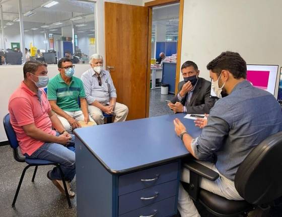 Adelmar busca no Intermat solução para moradores de Assentamento no Barranco Alto não serem despejados