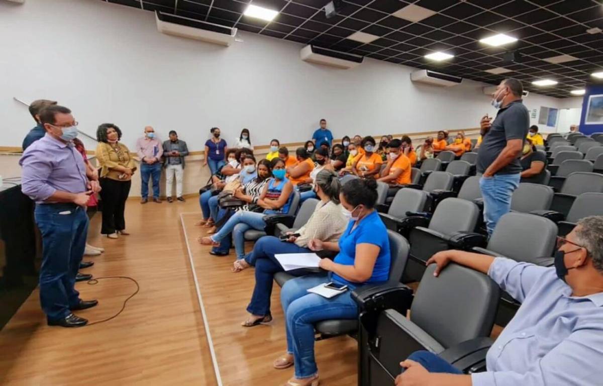 Representantes das escolas quilombolas de Santo Antônio, Livramento e Barra dos Bugres debatem processo seletivo com Governo