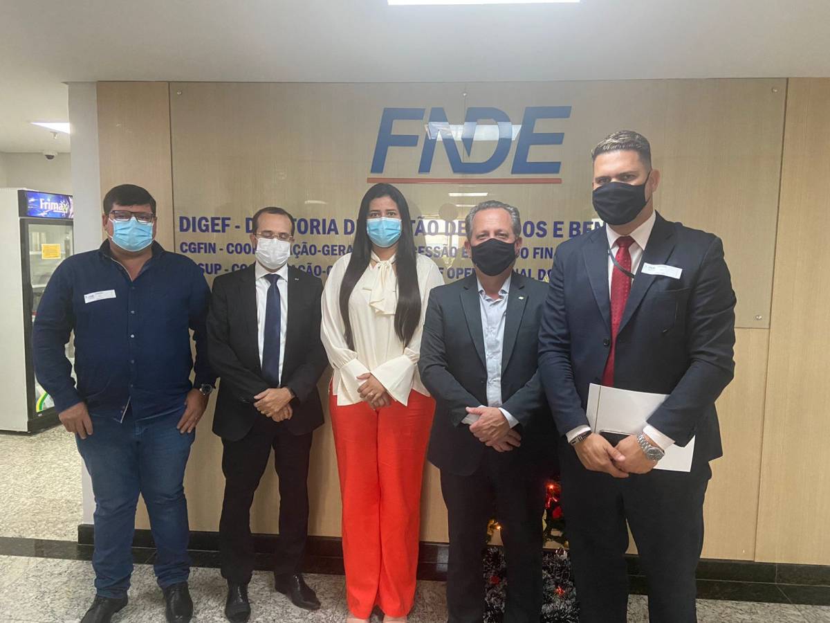Prefeita Francieli busca recursos para Saúde e Educação de Leverger