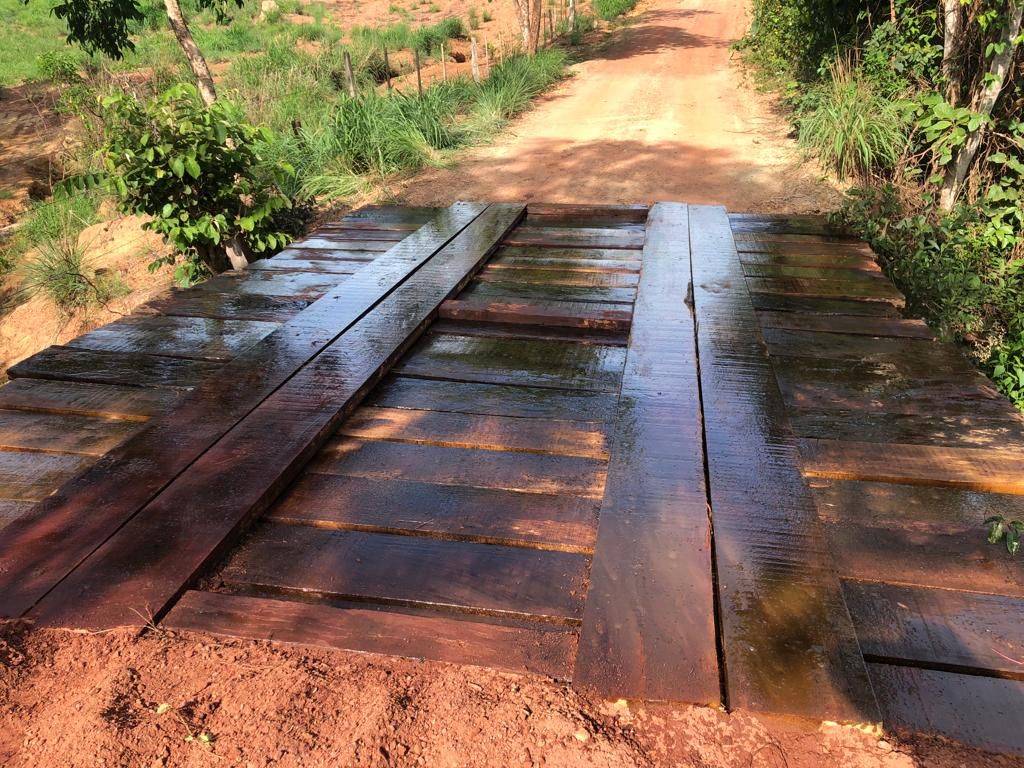 Em ação emergencial, prefeitura de Acorizal reconstrói ponte na região de Itamaracá