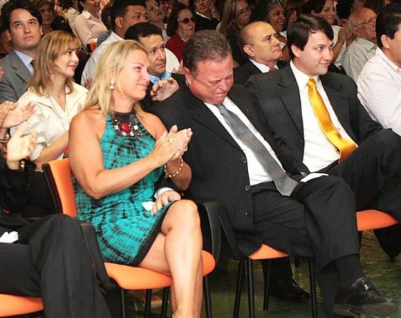 ESCÂNDALO DAS MÁQUINAS, MAGGI DIZ QUE CHOROU 