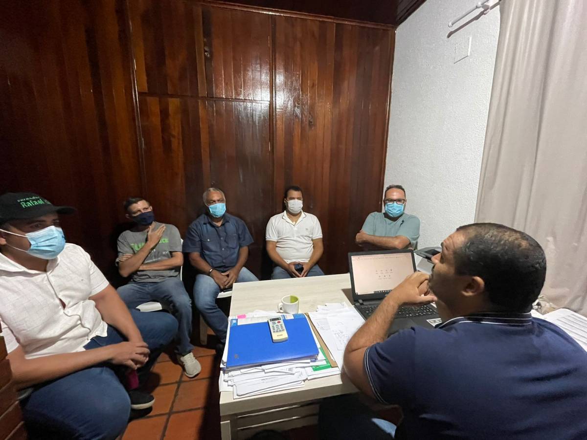 Denúncia e demissões no hospital de Leverger faz prefeitura apressar edição de novo decreto da Covid e provoca reunião de emergência entre vereadores e prefeita