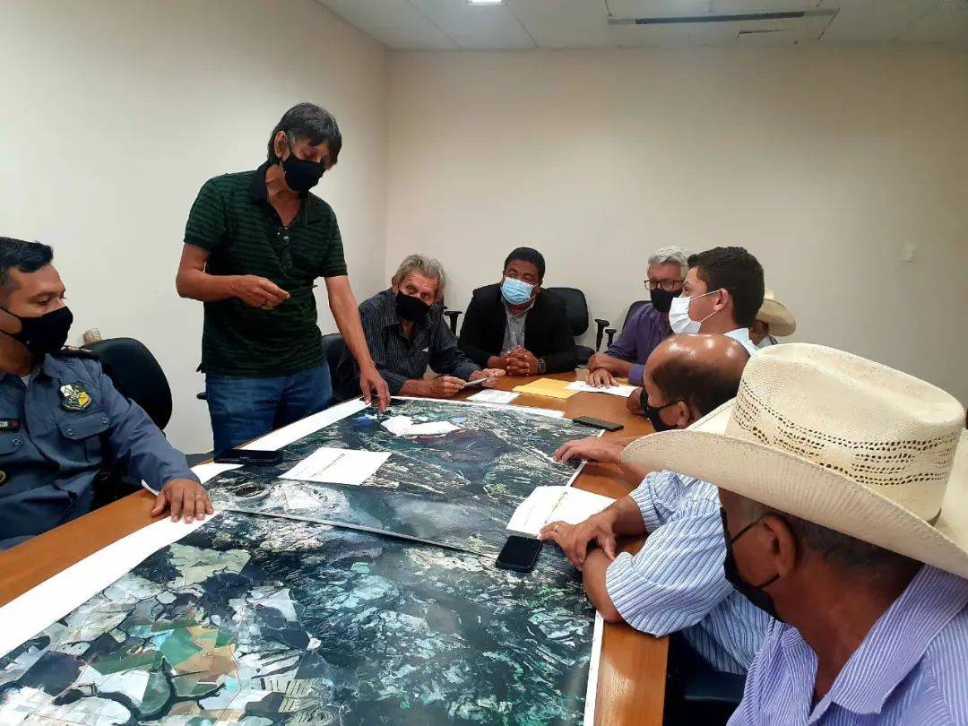  Allan e Rominho buscam junto ao MPE a retomada da limpeza do Canal de Mimoso e a retirada de cerca na Baia de Chacororé
