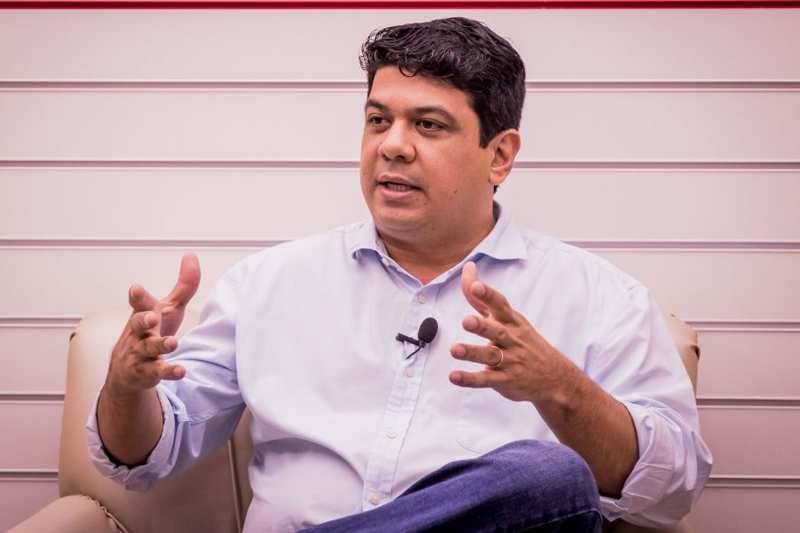 Kalil culpa volume de chuva no Estado por buracos nas ruas de VG