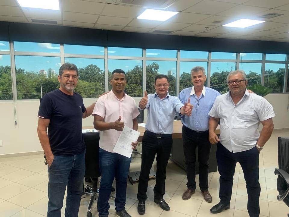 Vereador Dudu Amorim reivindica junto ao deputado Botelho construção de ponte na Capoeirinha e serviço de terraplanagem  para zona rural
