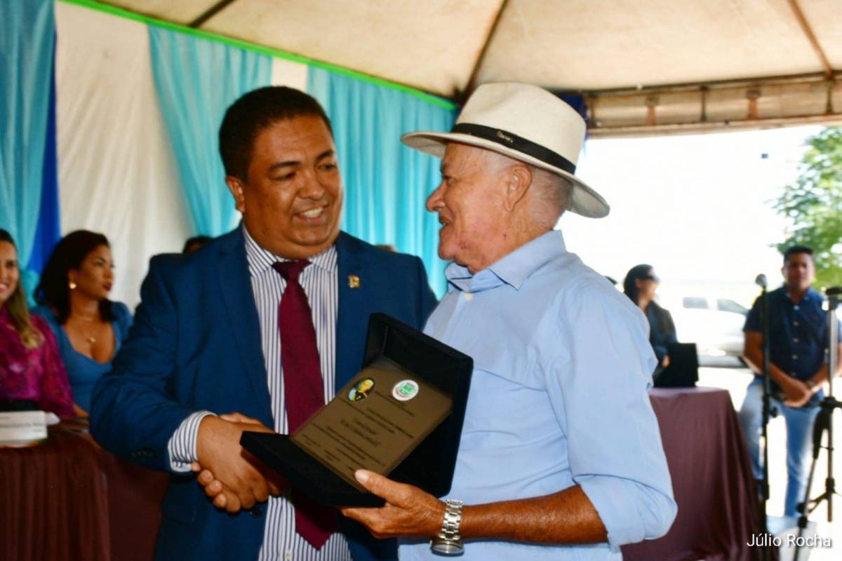 Rominho homenageia um dos ícones da cultura santo-antoniense com a Comenda Rondon