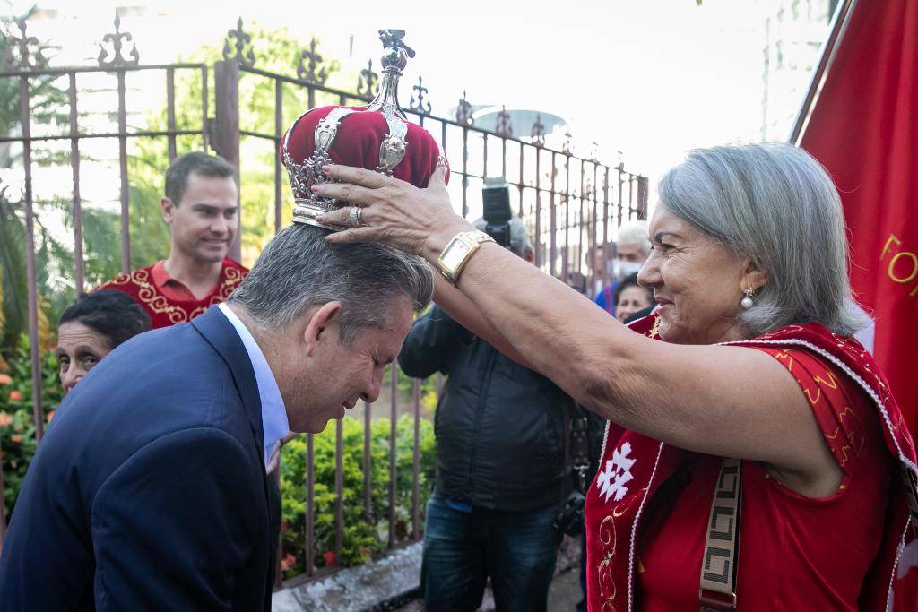 Governador recebe festeiros do Senhor Divino: Momento de reverenciar a fé