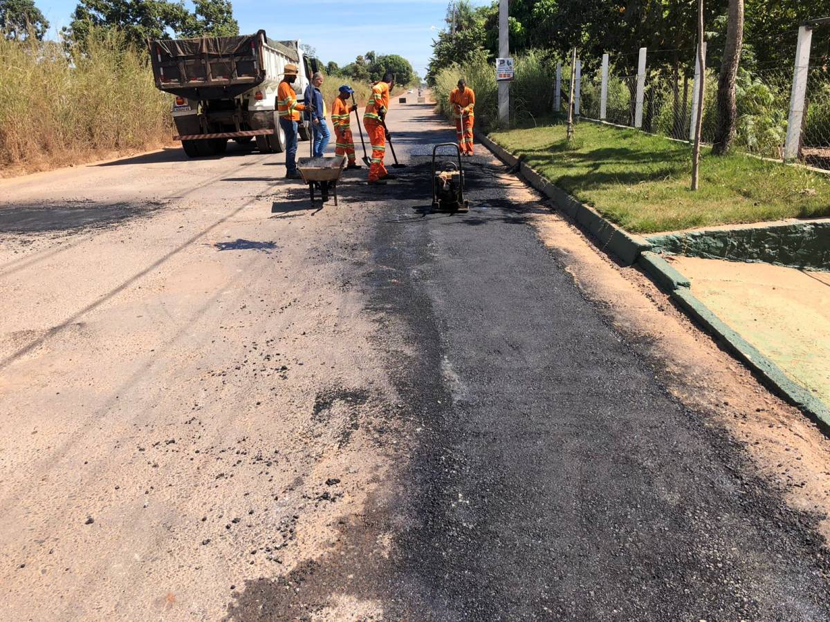 Prefeitura de Santo Antônio de Leverger leva operação tapa-buracos até o distrito de Varginha