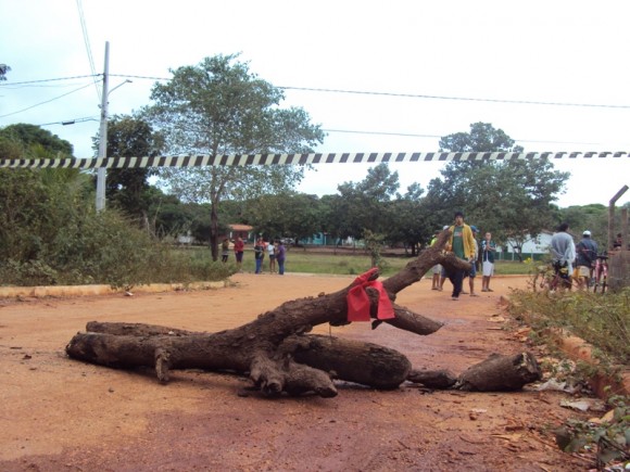 MORADORES DA VARGINHA MOBILIZADOS CONTRA DRAGAS 