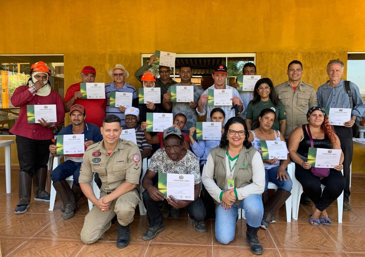 Bombeiros e Sema capacitam moradores de comunidades rurais para combate aos incêndios florestais