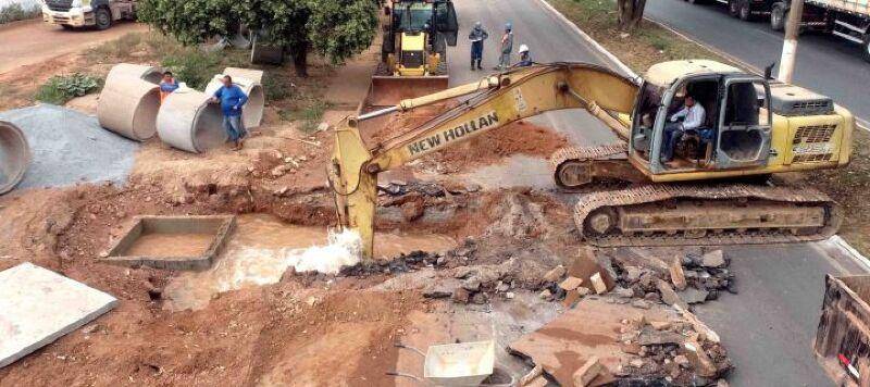 Secretaria de obras não fixa prazo para conclusão das obras na Palmiro Paes de Barros