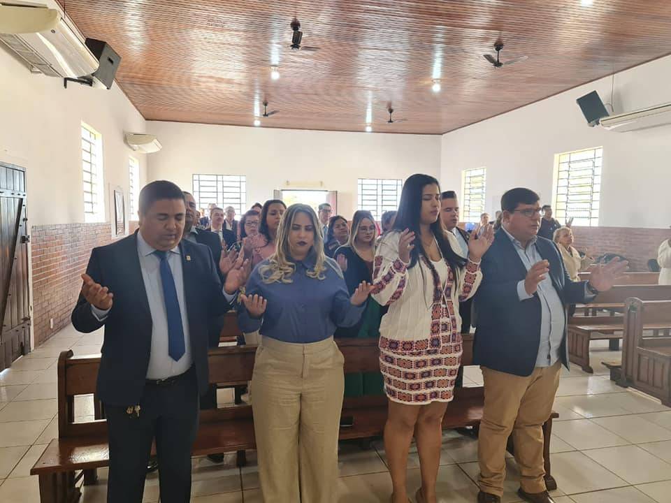 Autoridades municipais participam da Santa Missa em Ação de Graças pelo aniversário de Santo Antônio de Leverger 
