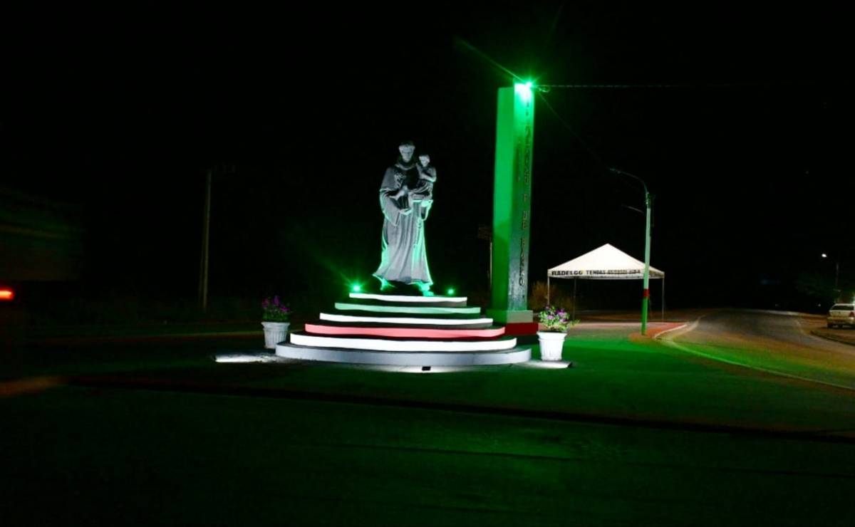 Após 20 anos da sua instalação, prefeitura revitaliza imagem do padroeiro do município 