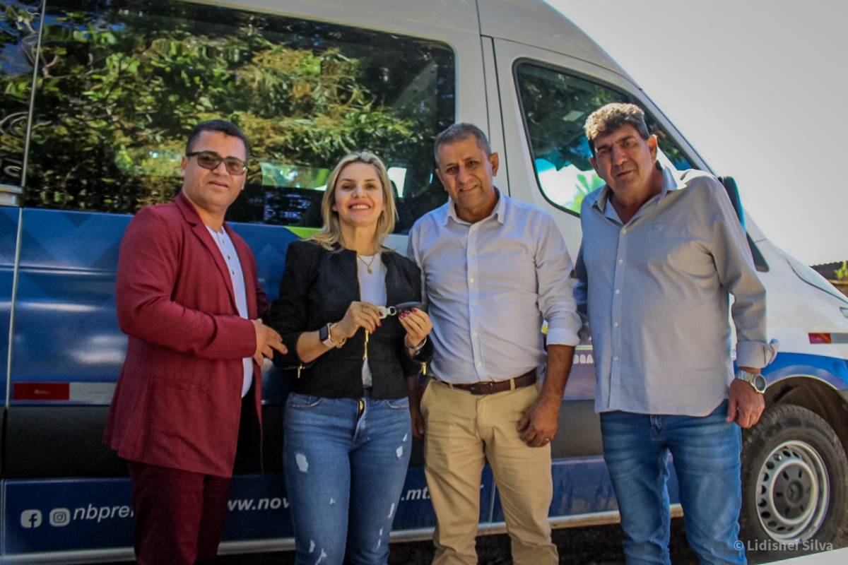 Prefeita Marilza entrega Van 0KM para Educação Municipal de Nova Brasilândia; Veja Fotos e Vídeo