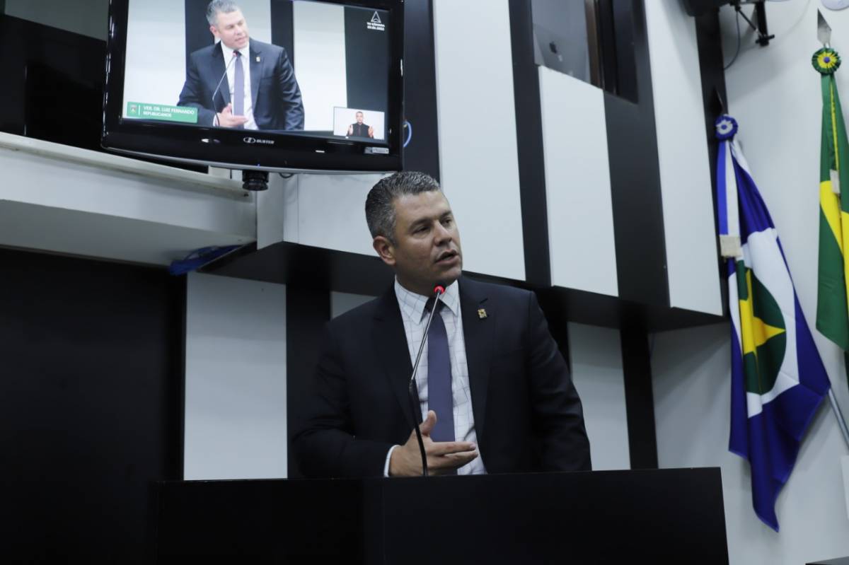 Vereador defende postura de prefeito por registrar denúncia contra acusação de possível venda de medicamentos em unidade de saúde