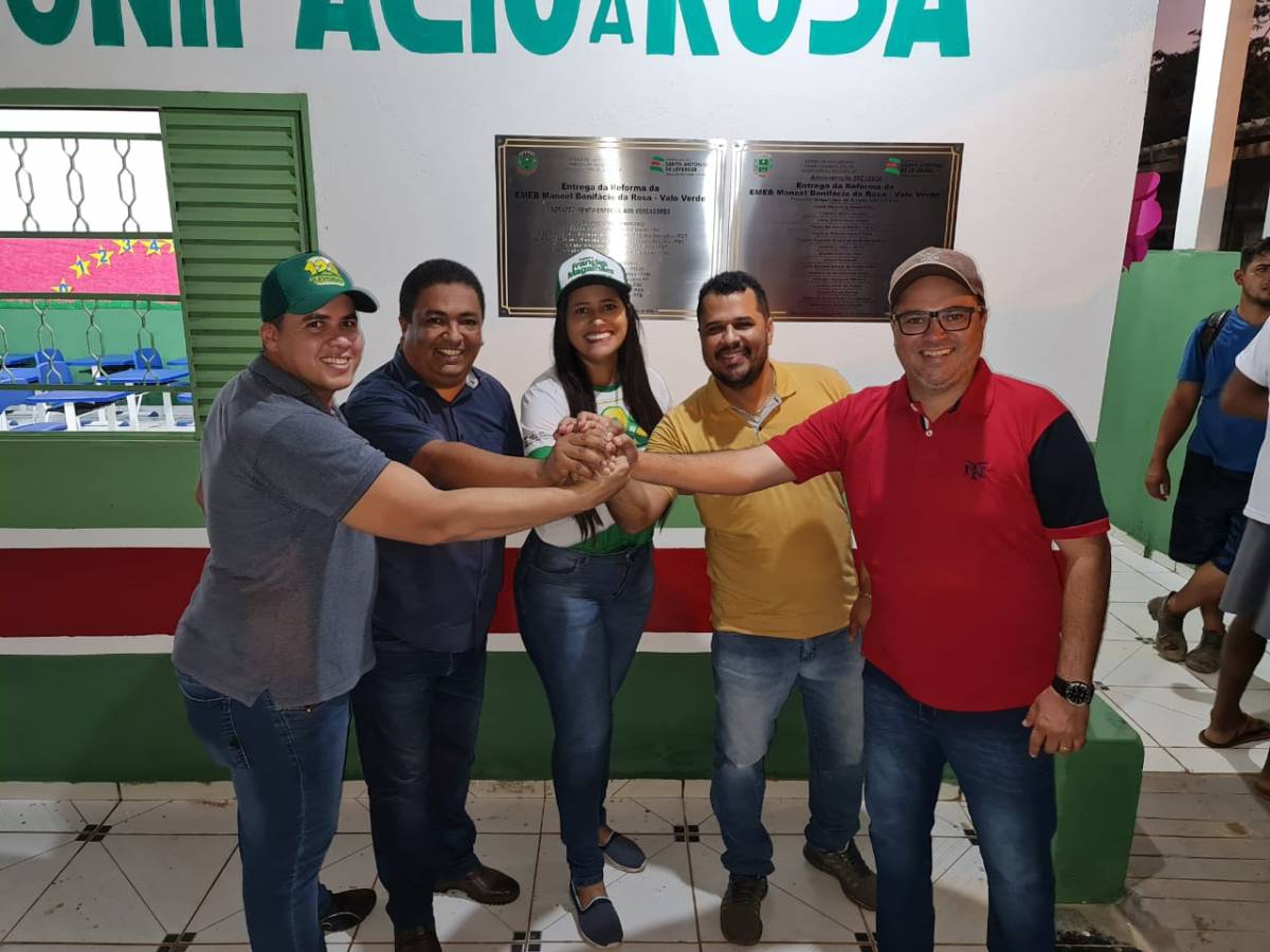 Prefeita Francieli e vereadores inauguram reforma e revitalização de escola que estava sem funcionar há 4 anos