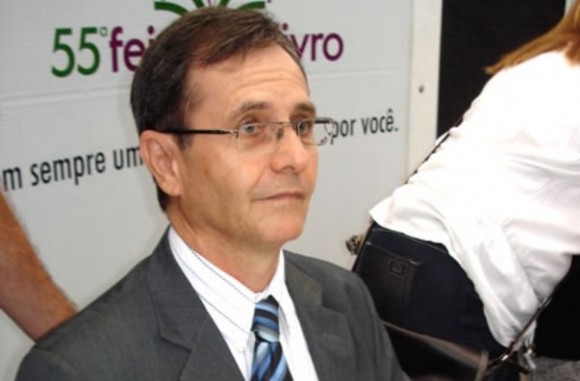 ADEMAR ADAMS E A CENSURA A IMPRENSA EM MT