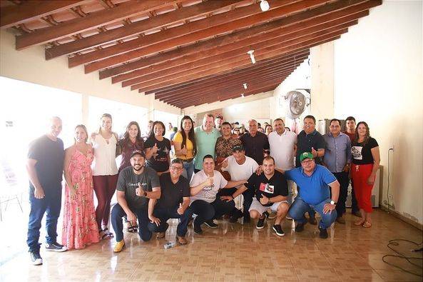  Final de semana agitado no meio politico de Leverger! 