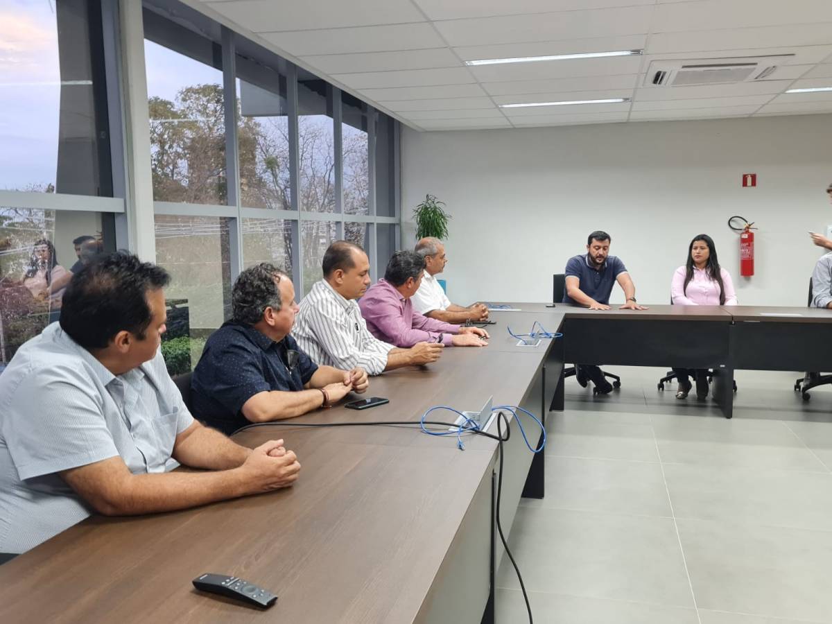 Prefeita Francieli Magalhães cobra melhorias no sistema de fornecimento de energia pela concessionária Energisa 