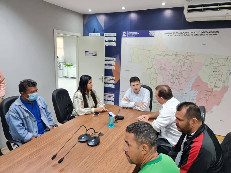 Prefeita e deputado se reúnem com diretores da Ager e buscam soluções para taxistas de Leverger
