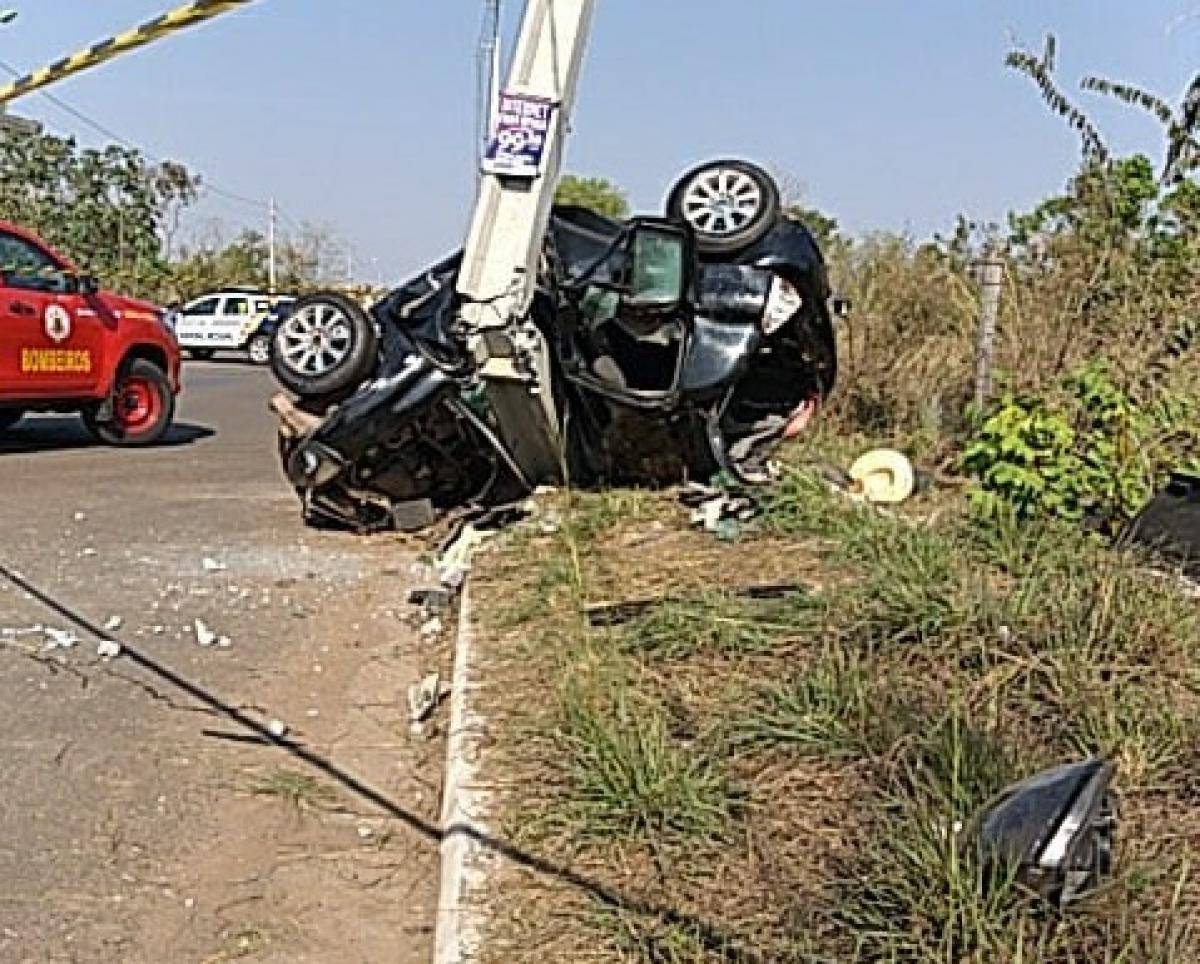 Jovem morre e irmãos ficam feridos em grave acidente próximo a rodovia Palmiro Paes de Barros 