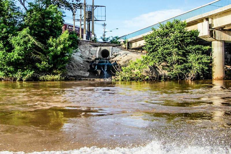 Diagnóstico fluvial: lixo, esgoto e tablados ameaçam o Rio Cuiabá