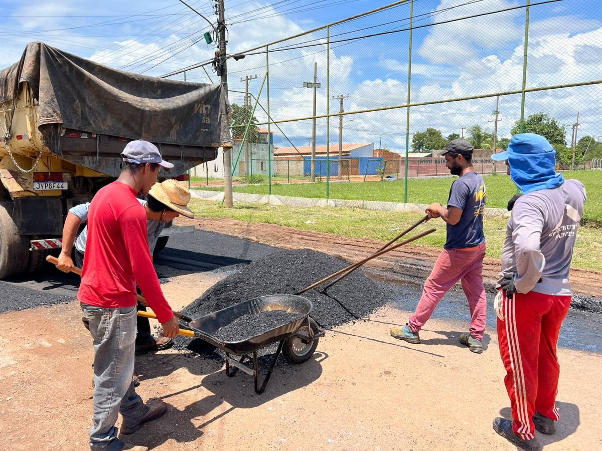 Prefeitura realiza manutenção em Boca de Lobos e tapa-buracos nos bairros de Leverger