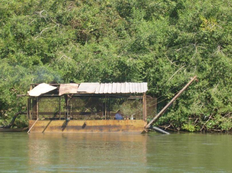 Rio Cuiabá não suporta mais retirada de areia por dragas, diz pesquisador
