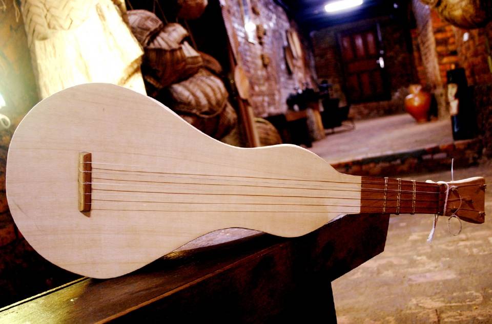 Cuiabá ganha plano para preservação da Viola de Cocho com plantio de espécies usadas no processo