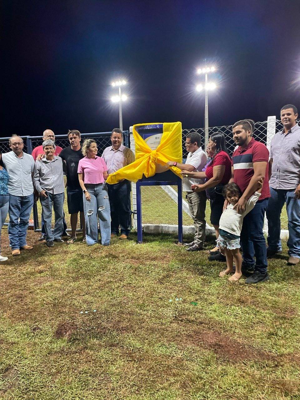 Prefeita Marilza inaugura campo society em Peresópolis distrito de Nova Brasilândia; Veja Fotos 