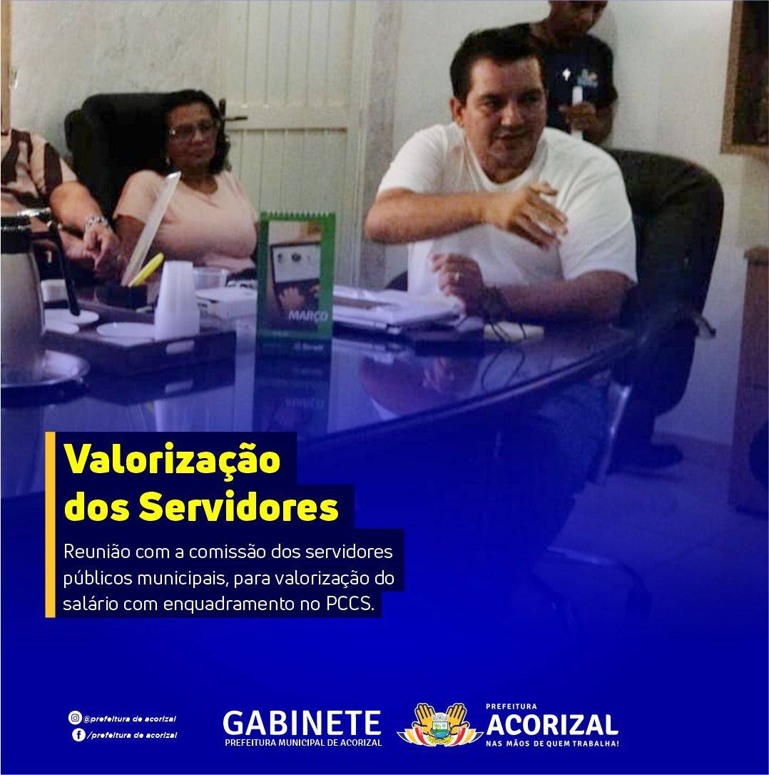 Prefeito discute valorização salarial e enquadramento de servidores no PCCS 
