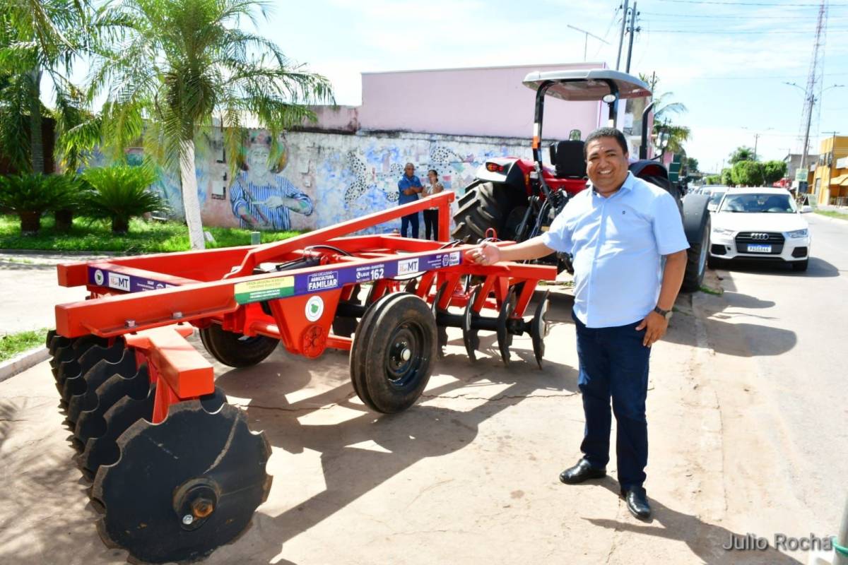 Com articulação de Rominho, prefeita destina maquinário para atender associação de Mimoso; Veja Fotos