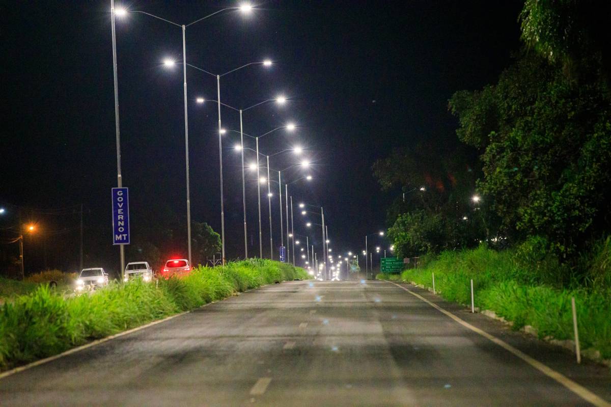 Governo finaliza iluminação da rodovia para Santo Antônio de Leverger